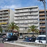 Zodiac Apartment *